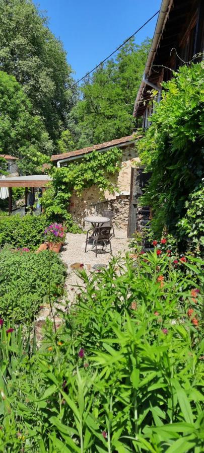 Menet Villa Montbron Exterior photo