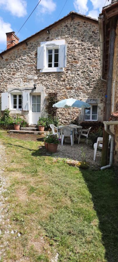 Menet Villa Montbron Exterior photo