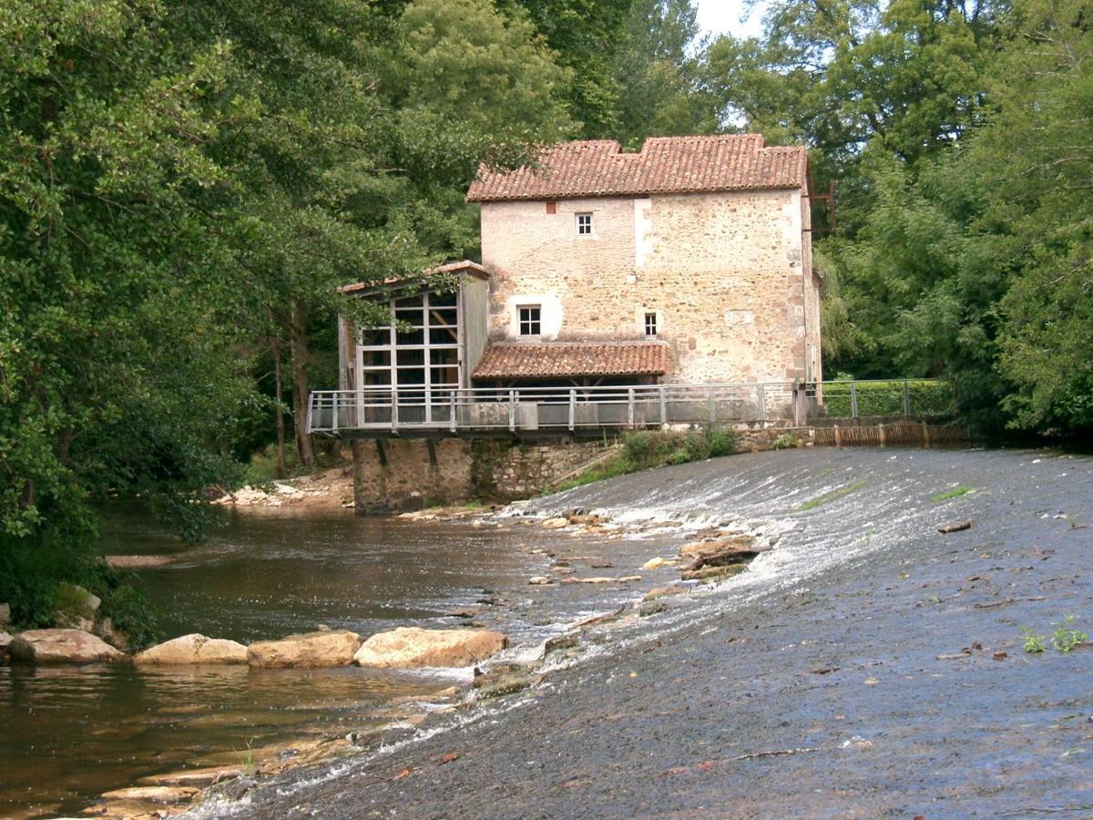 Menet Villa Montbron Exterior photo
